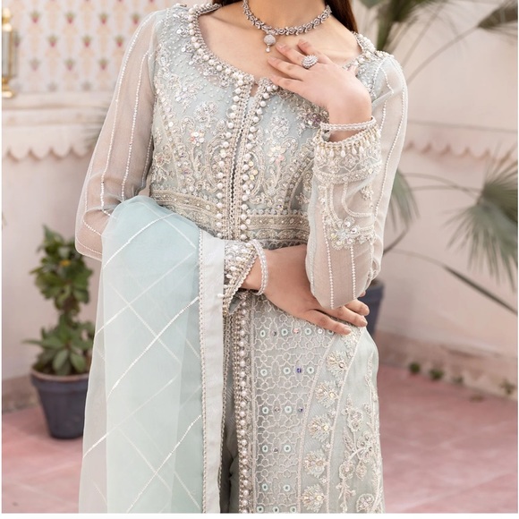 Pakistani brand MaryumnMaria formal wear outfit - Picture 3 of 5